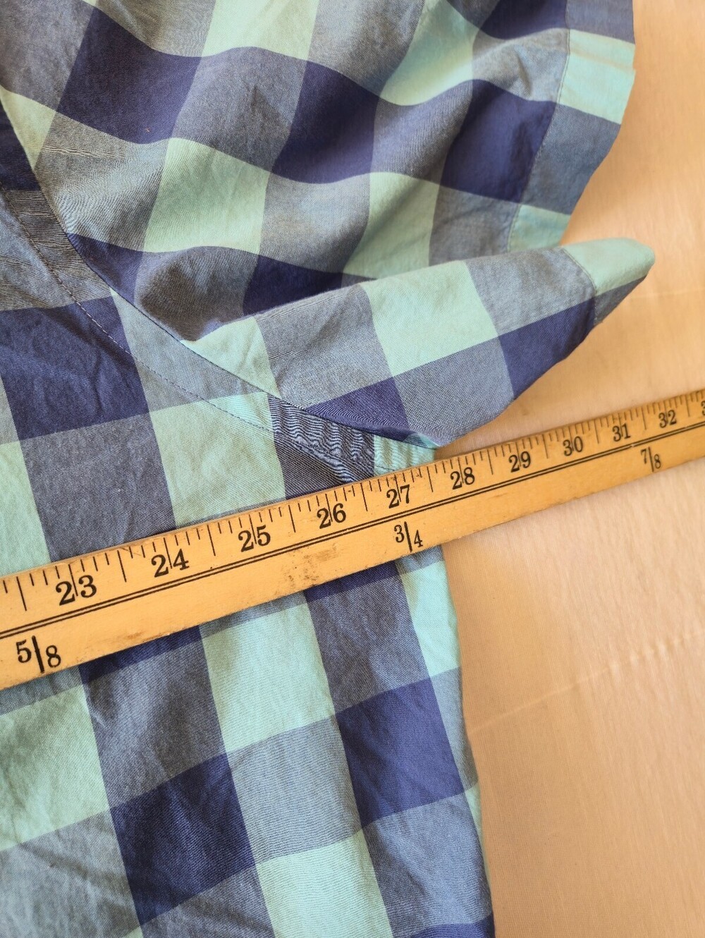 UNTUCKit Men's XXX-Large Blue and Green Checkered Short Sleeve Shirt - Picture 4 of 6
